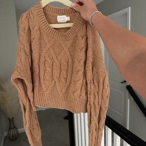 NEVER WORN cropped sweater